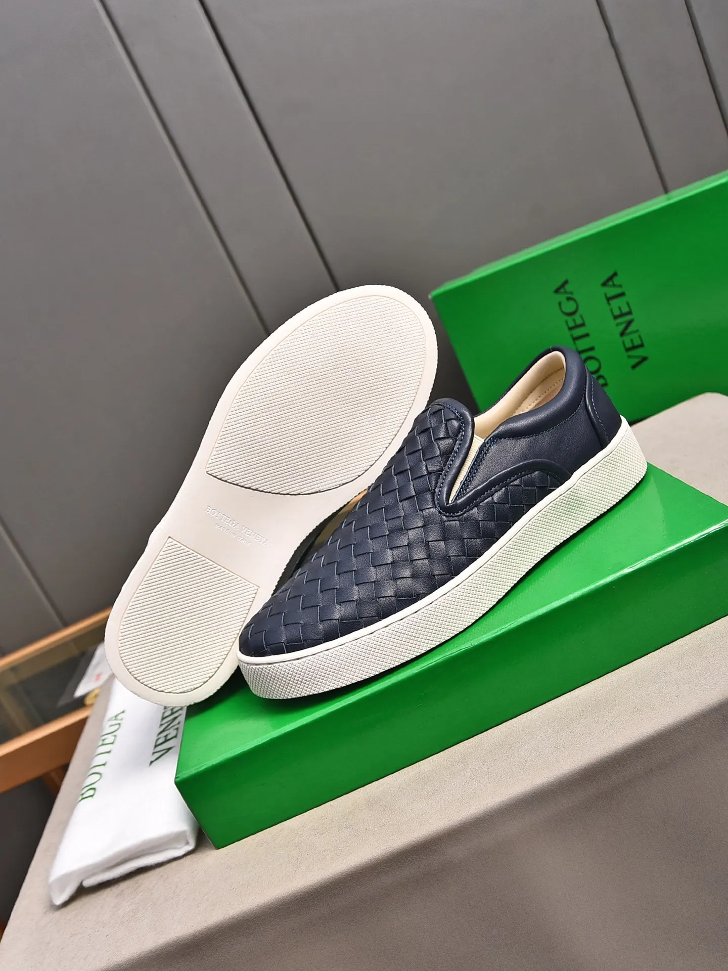 Men's shoes 💰480 [Sleeves series] BOTTEG* VENET* - high-end boutique Size: 38-44 (45 customized) BV new product, first-layer cowhide artificially woven classic style harmoniously blends with contemporary fashion temperament, rubber soles are light and flexible, water-dyed sheepskin pads! [Taobao, Tmall, and live streaming are the first choices]